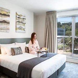 Sojourn - Riddiford Hotel